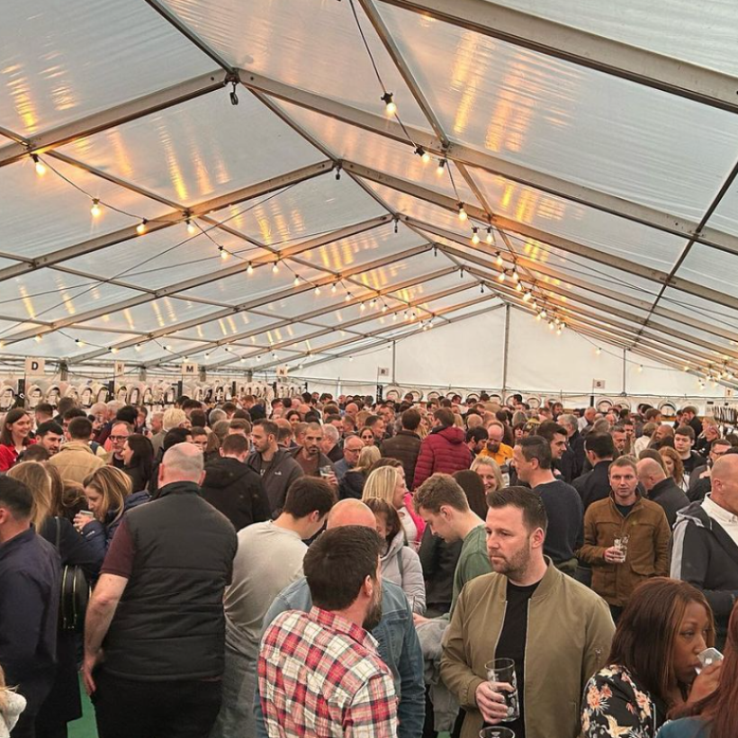 macclesfield-beer-festival-crowd